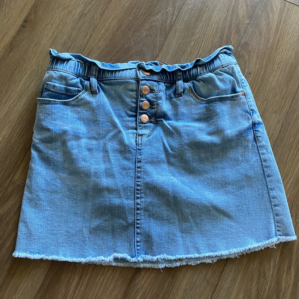Hippie‎ Girl Denim Girl’s Skirt Size 12 Fly Button Pockets Medium Wash Raw Hem